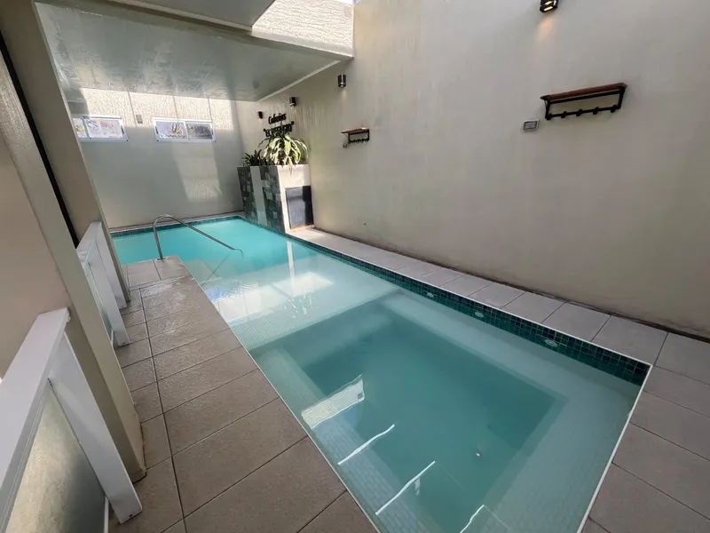 Vista de la piscina 3